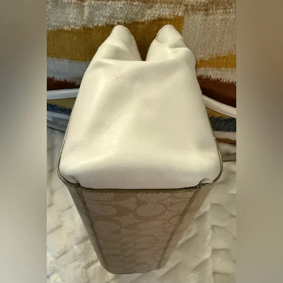 Coach Christie Signature Logo Small Shoulder Bag Carryall Tote - Picture 7 of 15